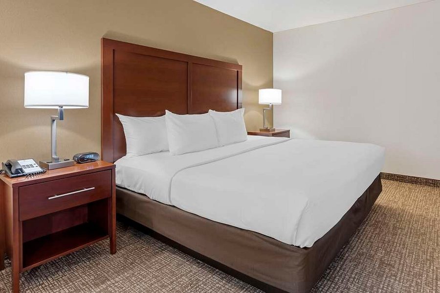 Comfort Inn Marina on the Monterey Bay — Guest room