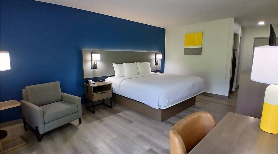 Comfort Inn Marion Near Downtown Blue Ridge Pkwy — Guest room