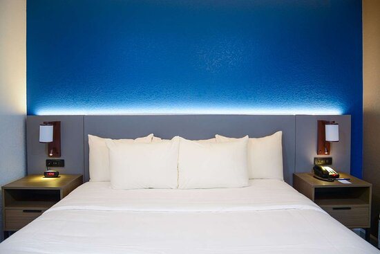 Comfort Inn Moreno Valley near March Air Reserve Base — Guest room