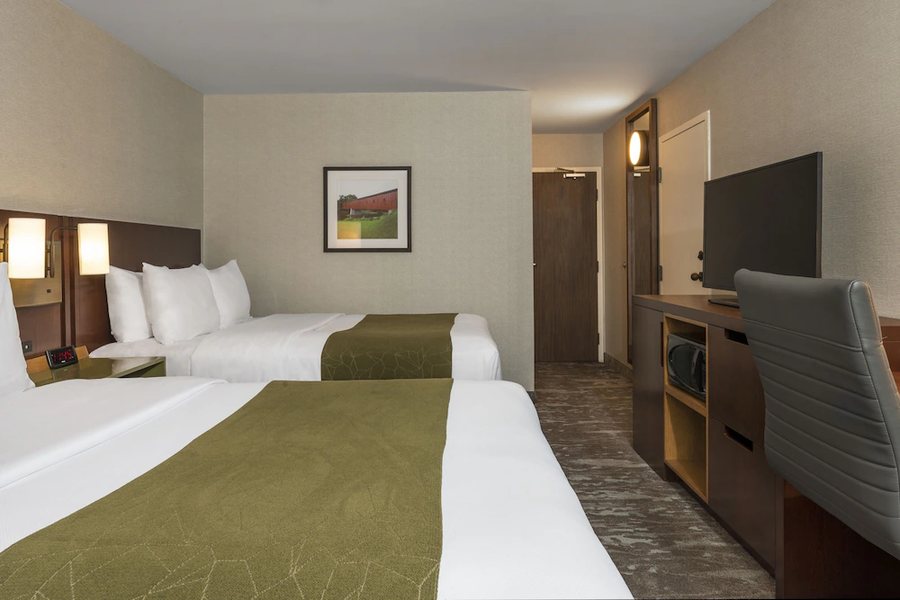 Comfort Inn Newmarket Aurora — Guest room