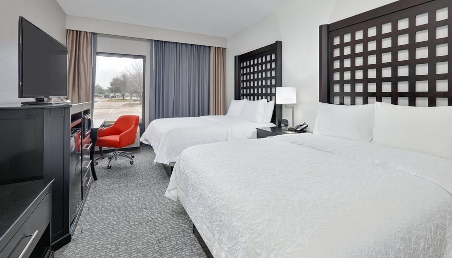 Comfort Inn Plano Dallas — Guest room