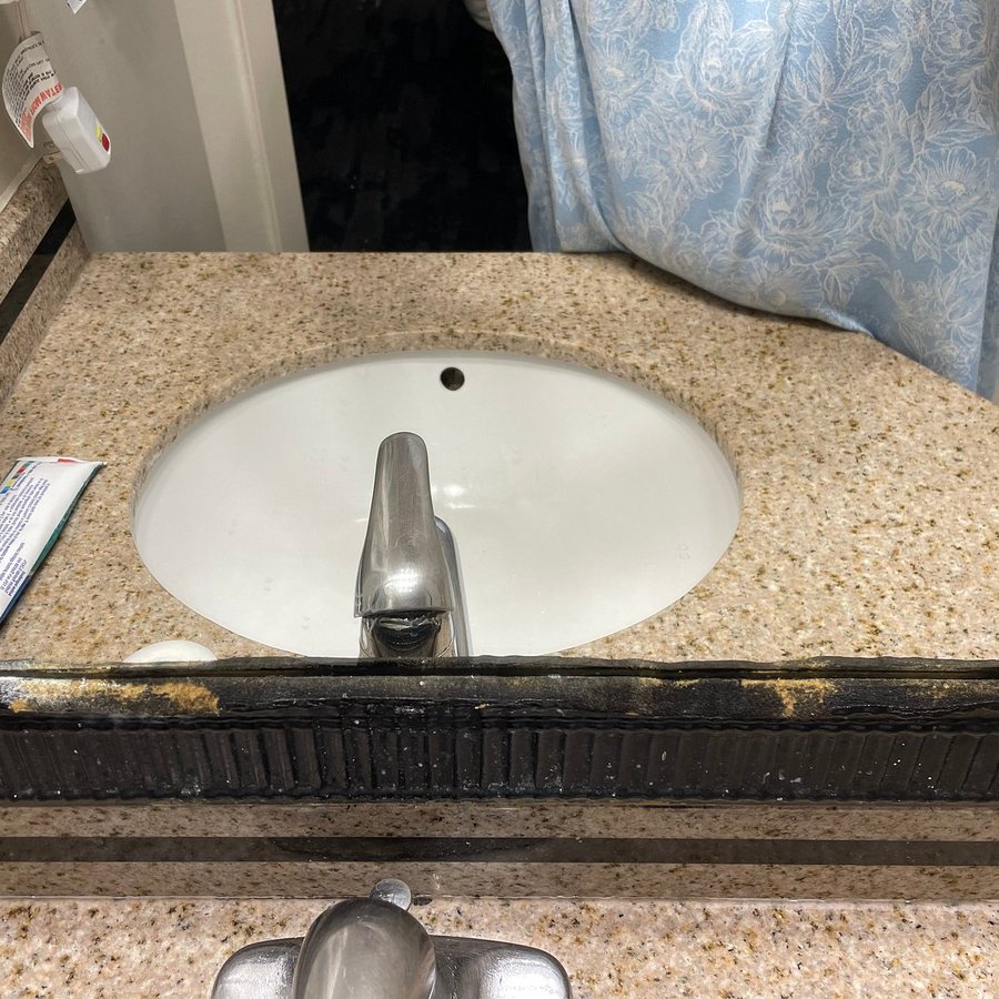 Comfort Inn Southwest Fwy At Westpark — Bathroom