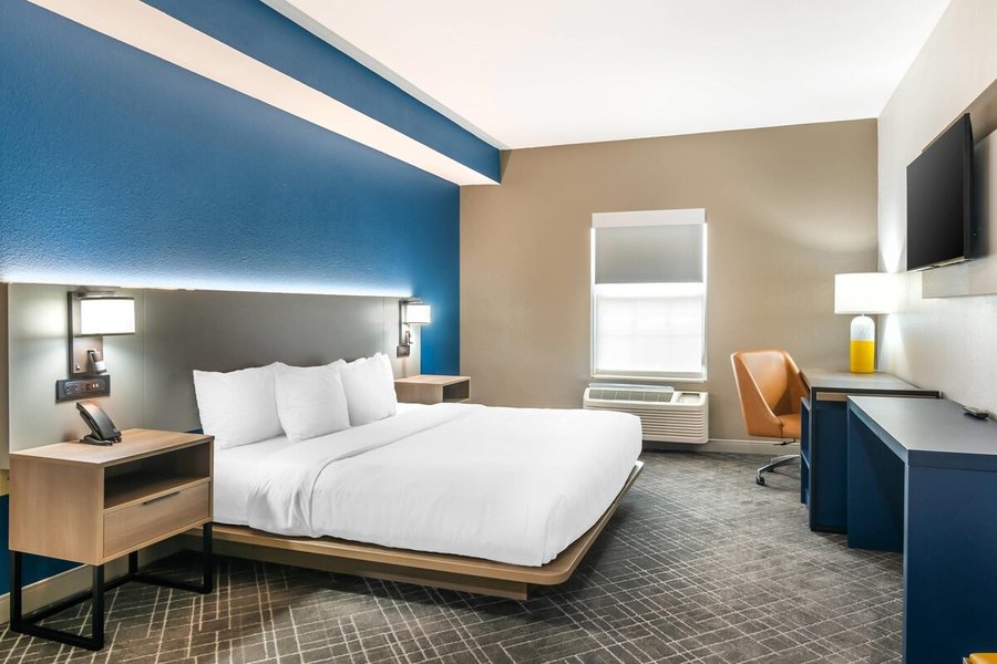 Comfort Inn St Louis Westport — Guest room