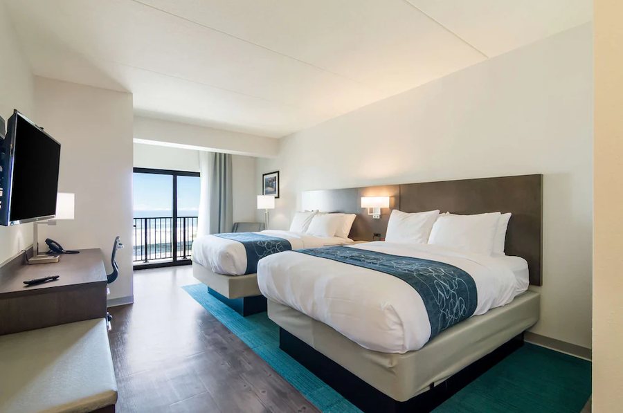 Comfort Inn Suites Gulf Shores East Beach Near Gulf State Park — Guest room
