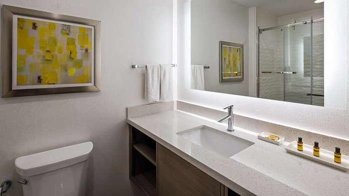 Comfort Inn Suites Houston West Katy — Bathroom
