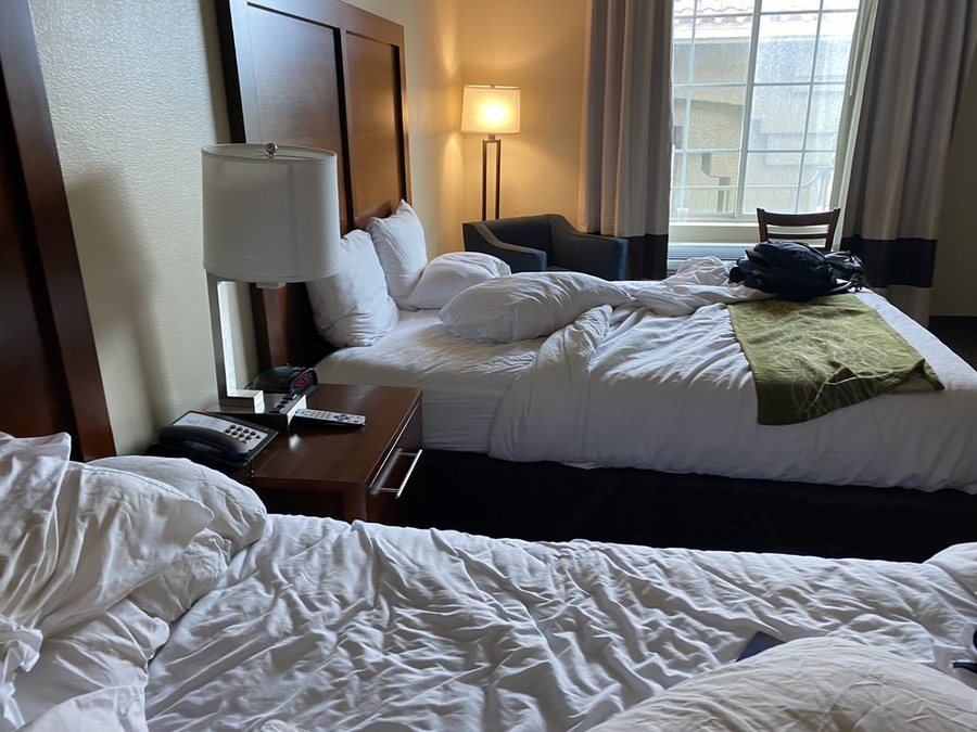 Comfort Inn Suites Lancaster Antelope Valley — Guest room