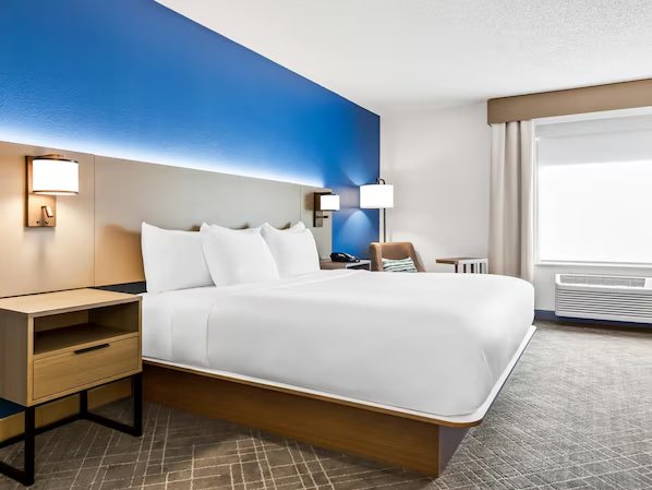 Comfort Inn Suites near Fallon Naval Air Station — Guest room