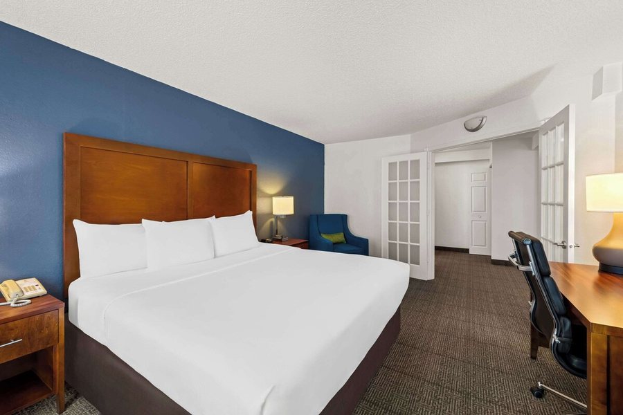 Comfort Inn SW Omaha I 80 — Guest room