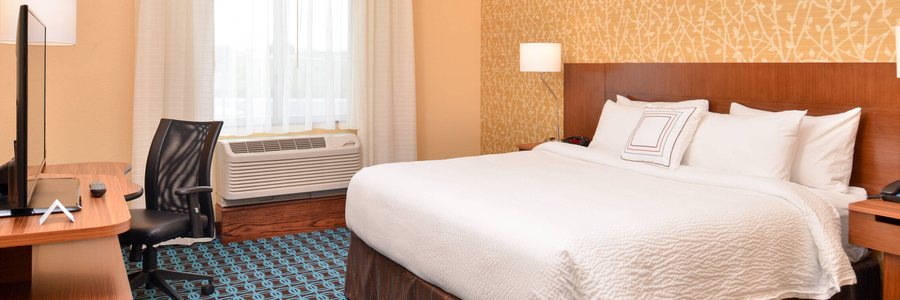 Comfort Inn Warrensburg Station — Guest room