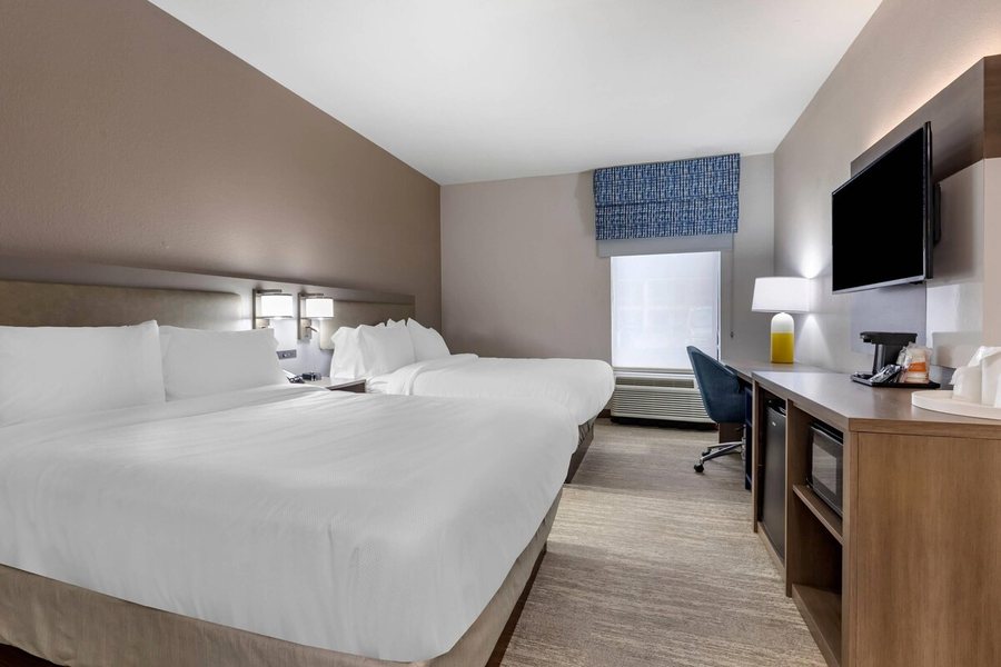 Comfort Inn Wethersfield Hartford — Guest room
