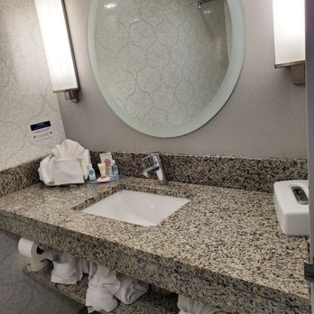 Comfort Inn Williamsburg Gateway — Bathroom
