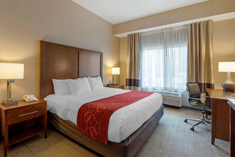 Comfort Suites Anchorage International Airport Anchorage Alaska — Guest room