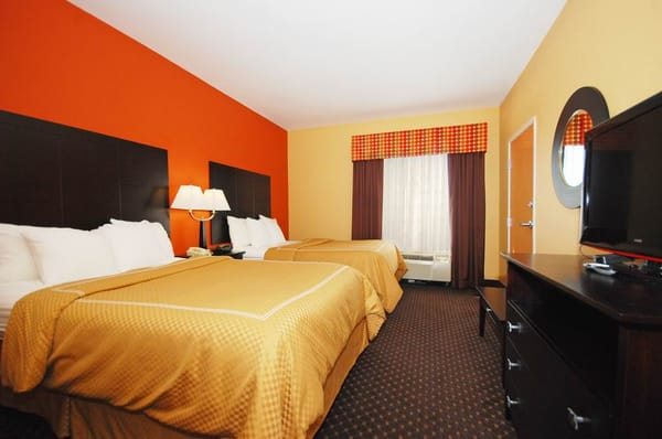 Comfort Suites at Rivergate Mall — Guest room