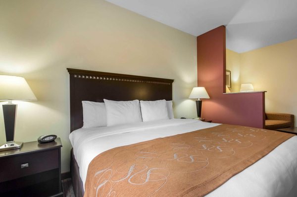 Comfort Suites Cullman I 65 Exit 310 — Guest room