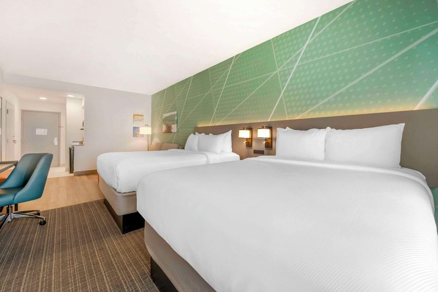 Comfort Suites Fort Wayne Southwest — Guest room