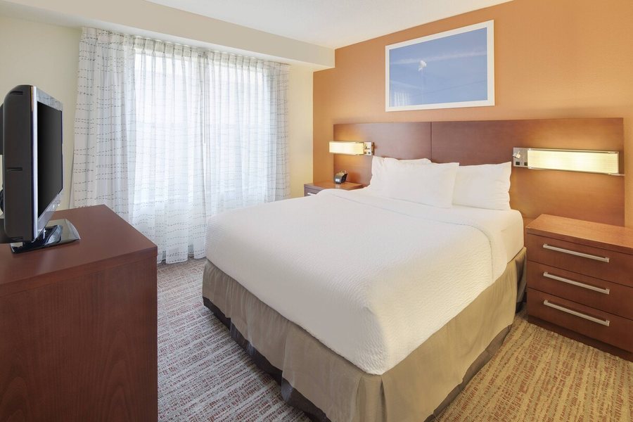 Comfort Suites Indianapolis Airport — Guest room