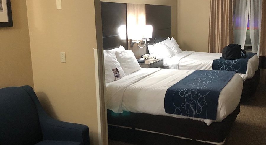 Comfort Suites Miamisburg Dayton South — Guest room