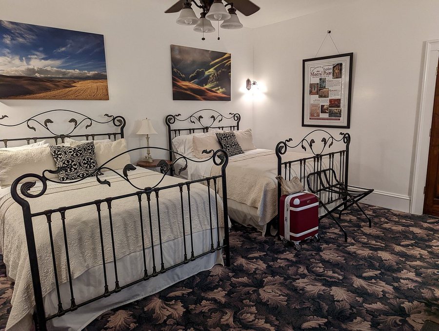 Commerce Street Brewery Hotel — Guest room