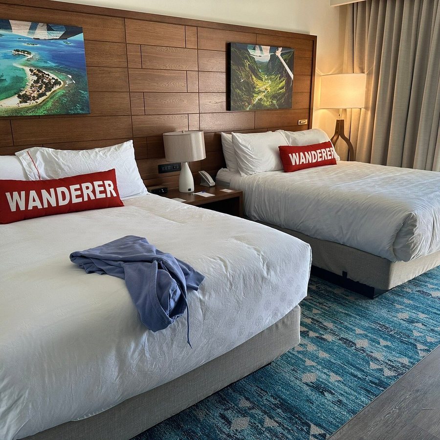 Compass Hotel Beaufort by Margaritaville — Guest room