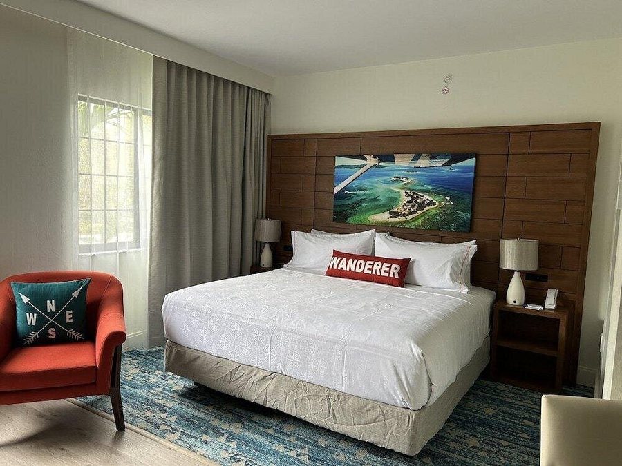 Compass Hotel By Margaritaville Naples — Guest room