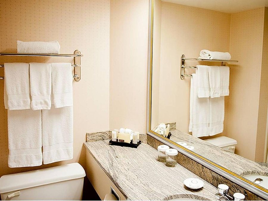 Compass Rose — Bathroom