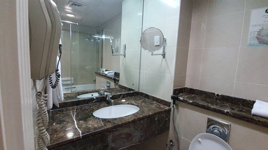 Concorde Creek View Hotel Bur Dubai — Bathroom