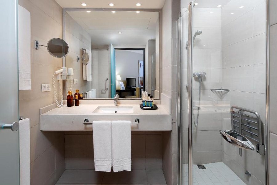 Condado Hotel Barcelona Barcelona Catalonia — Bathroom