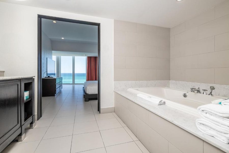 Condado Ocean Club — Bathroom
