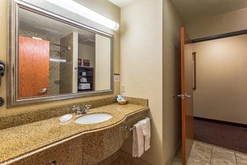 Condotel Cabin Rentals — Bathroom