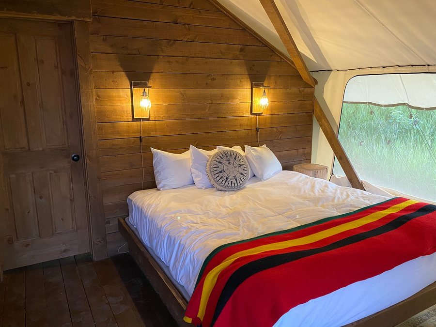 Conestoga Ranch Glamping Resort — Guest room