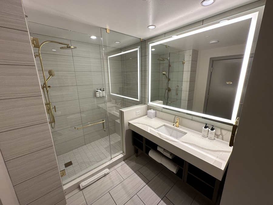 Conrad Las Vegas at Resorts World Las Vegas Nevada — Bathroom