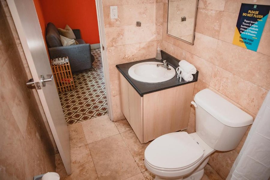 Conturce Hostel — Bathroom