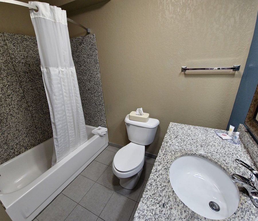 Cooks RV Motor Park — Bathroom