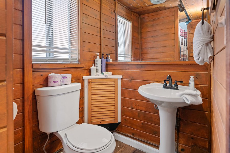 Cool Cabins — Bathroom