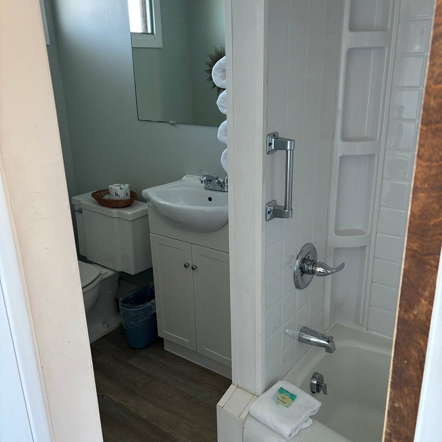 Copper Country Inn — Bathroom