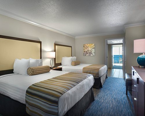 Coral Beach Resort Suites — Guest room