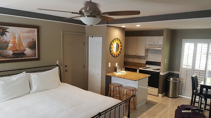 Coral Reef Guesthouse — Guest room