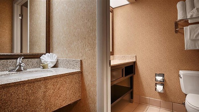 Coral Springs Resort — Bathroom