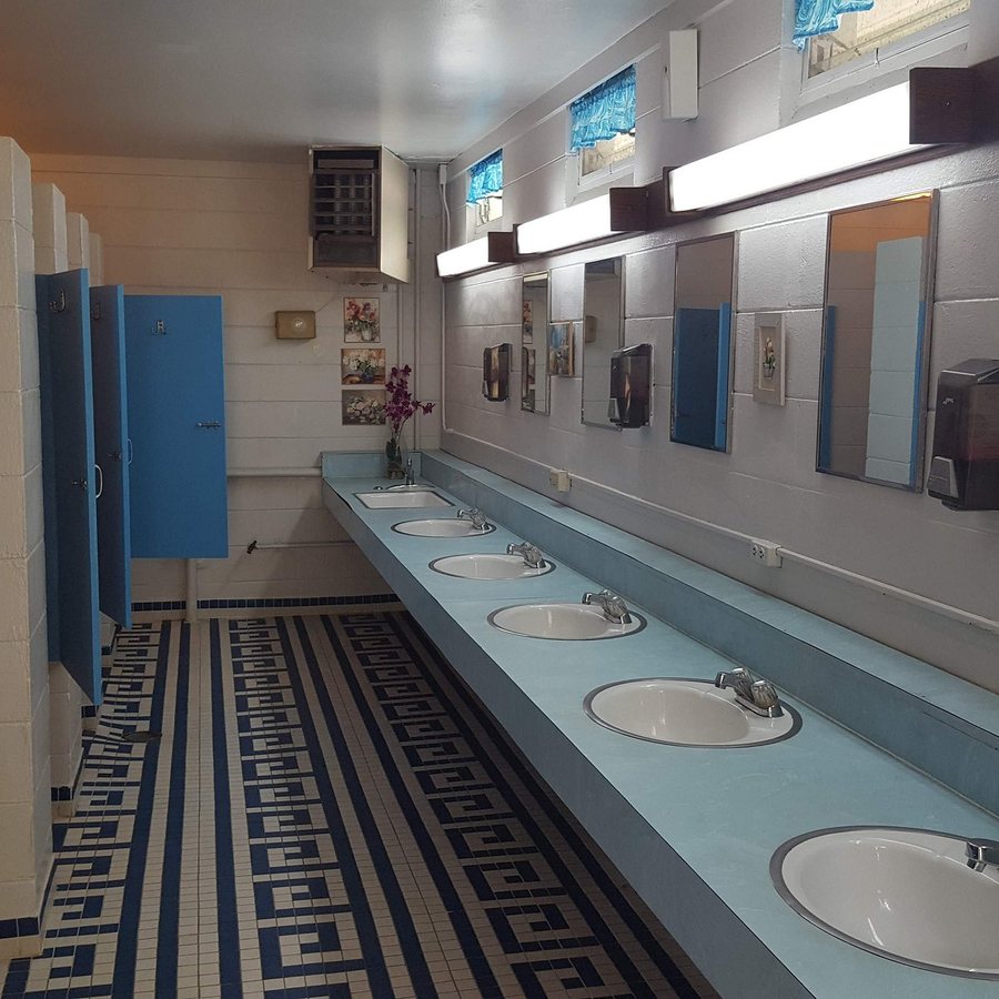 Corbin Laurel Lake KOA — Bathroom