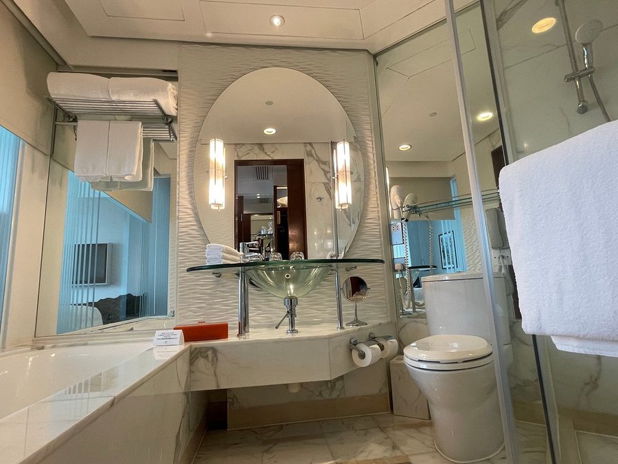 Cordis Hong Kong By Langham Hospitality Group — Bathroom