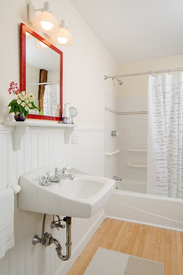 Cornwall Orchards Bed Breakfast — Bathroom