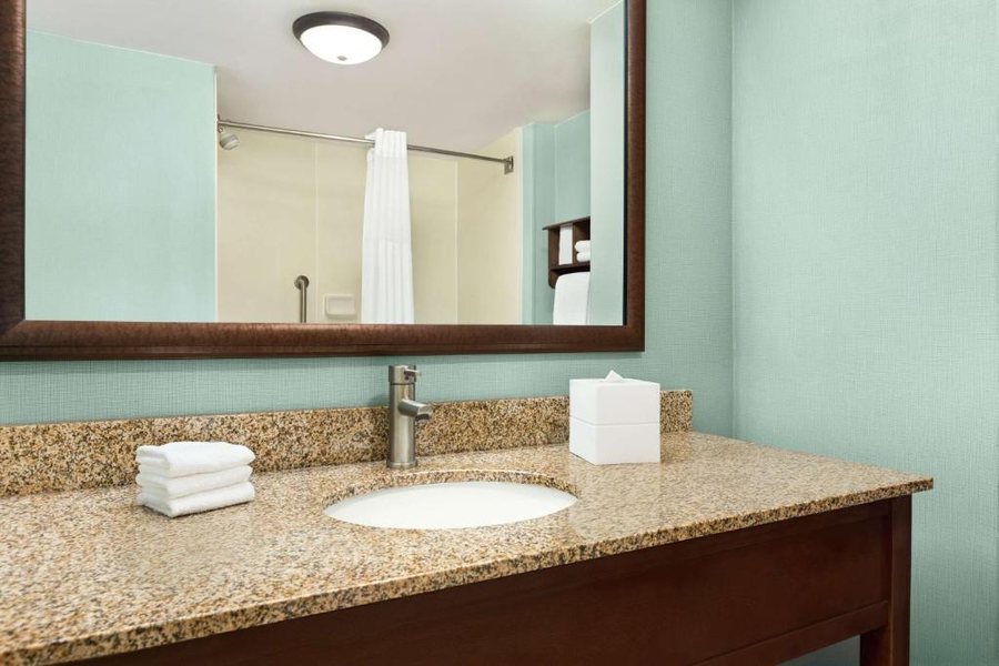 Corolla Light Resort — Bathroom