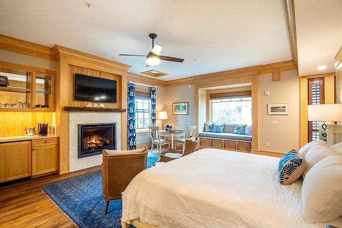 Corolla Light Resort — Guest room