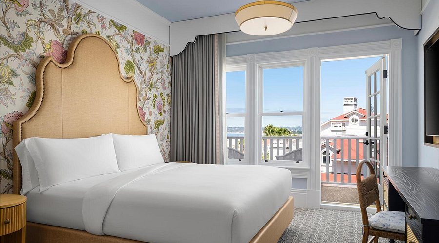 Coronado Beach Resort — Guest room