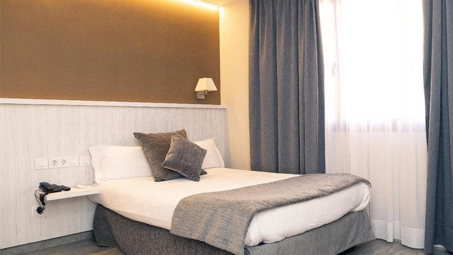 Coronado Hotel Barcelona Catalonia — Guest room