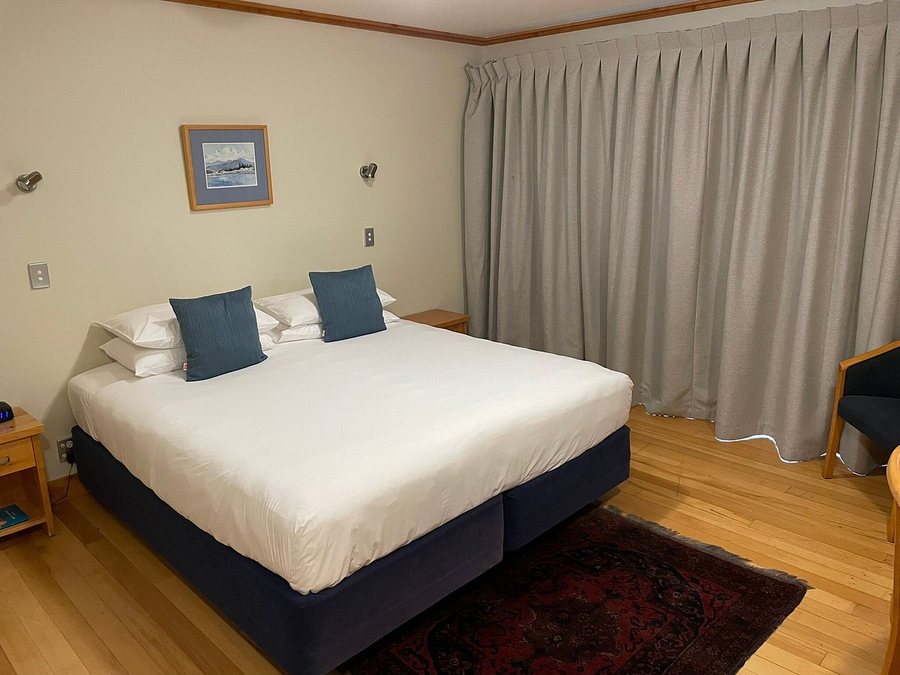 Coronation Lodge — Guest room