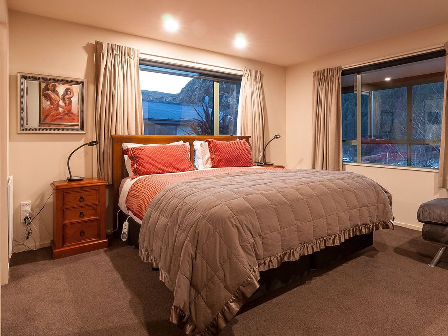Coronet View Apartments — Guest room