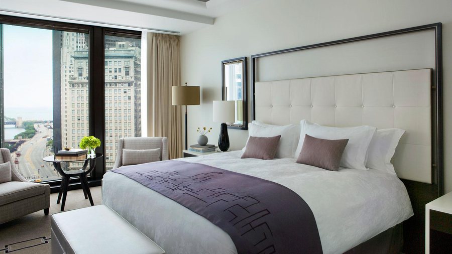 Corporate Suites Network at Presidential Towers Chicago Illinois — Guest room