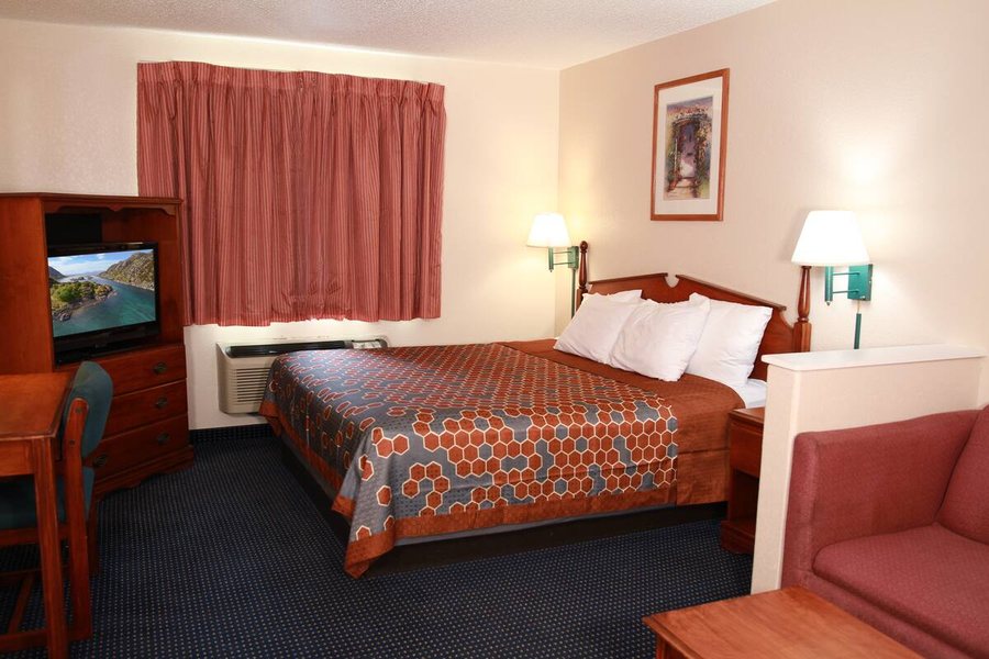 Corral Drive In RV Park — Guest room