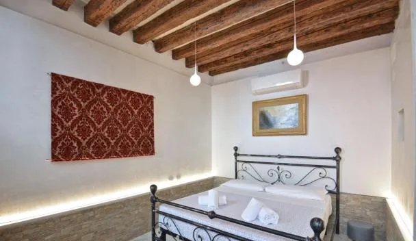 Corte dei Greci Hotel — Guest room